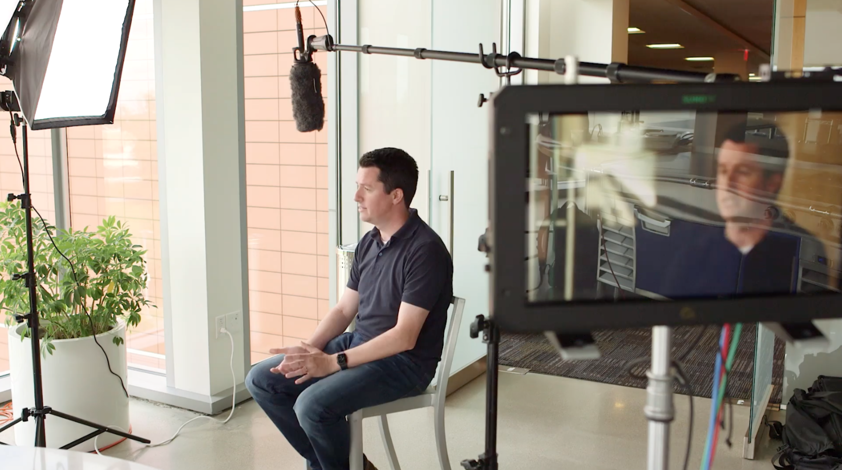 Sustainability in motion_laptop_╞&AElig;.png